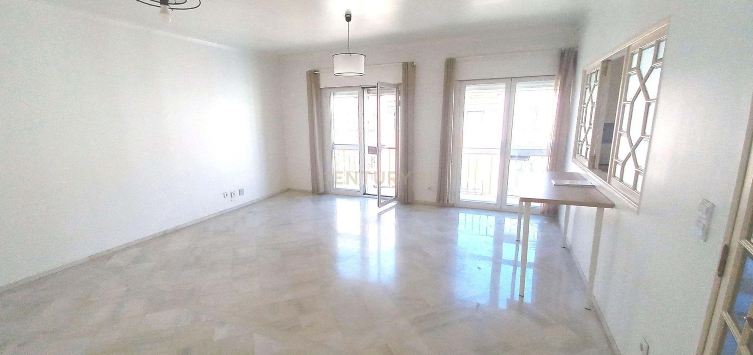 2 bedrooms Apartment in Lisbon, Portugal No. 10801