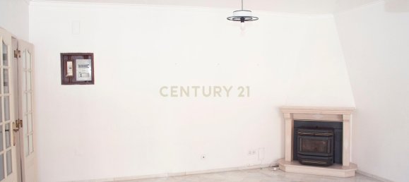 2 bedrooms Apartment in Lisbon, Portugal No. 10801 5