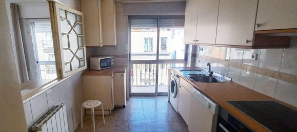 2 bedrooms Apartment in Lisbon, Portugal No. 10801 12