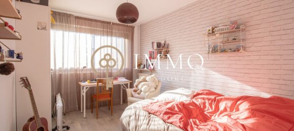 Квартира с 4 спальнями в Бур-ля-Рен, Франция № 163075 8