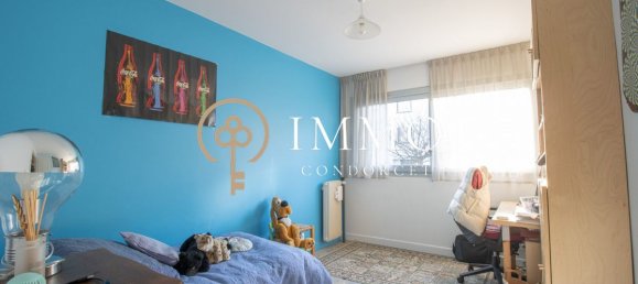 Квартира с 4 спальнями в Бур-ля-Рен, Франция № 163075 9