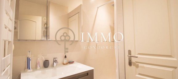 Квартира с 4 спальнями в Бур-ля-Рен, Франция № 163075 7