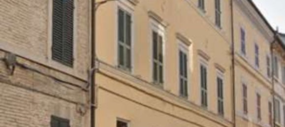 13 rooms Apartment in Castelfidardo, Italy No. 10653 3