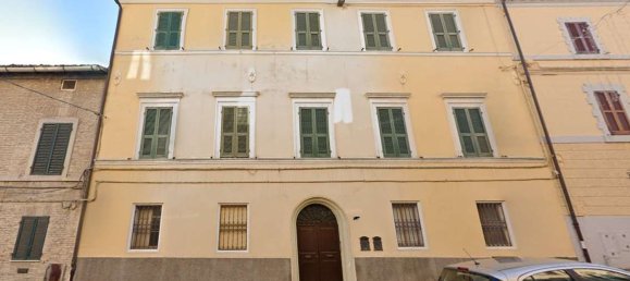 13 rooms Apartment in Castelfidardo, Italy No. 10653 10