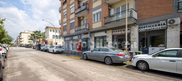2 rooms Commercial property in Rome, Italy No. 50098 13