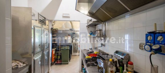 2 rooms Commercial property in Rome, Italy No. 50098 8