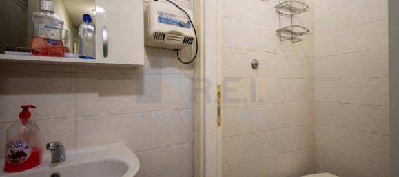 2 rooms Commercial property in Rome, Italy No. 50098 12