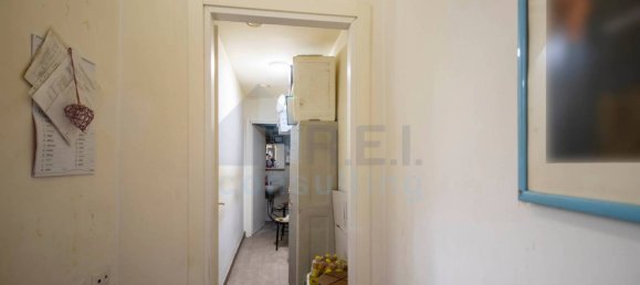 2 rooms Commercial property in Rome, Italy No. 50098 9