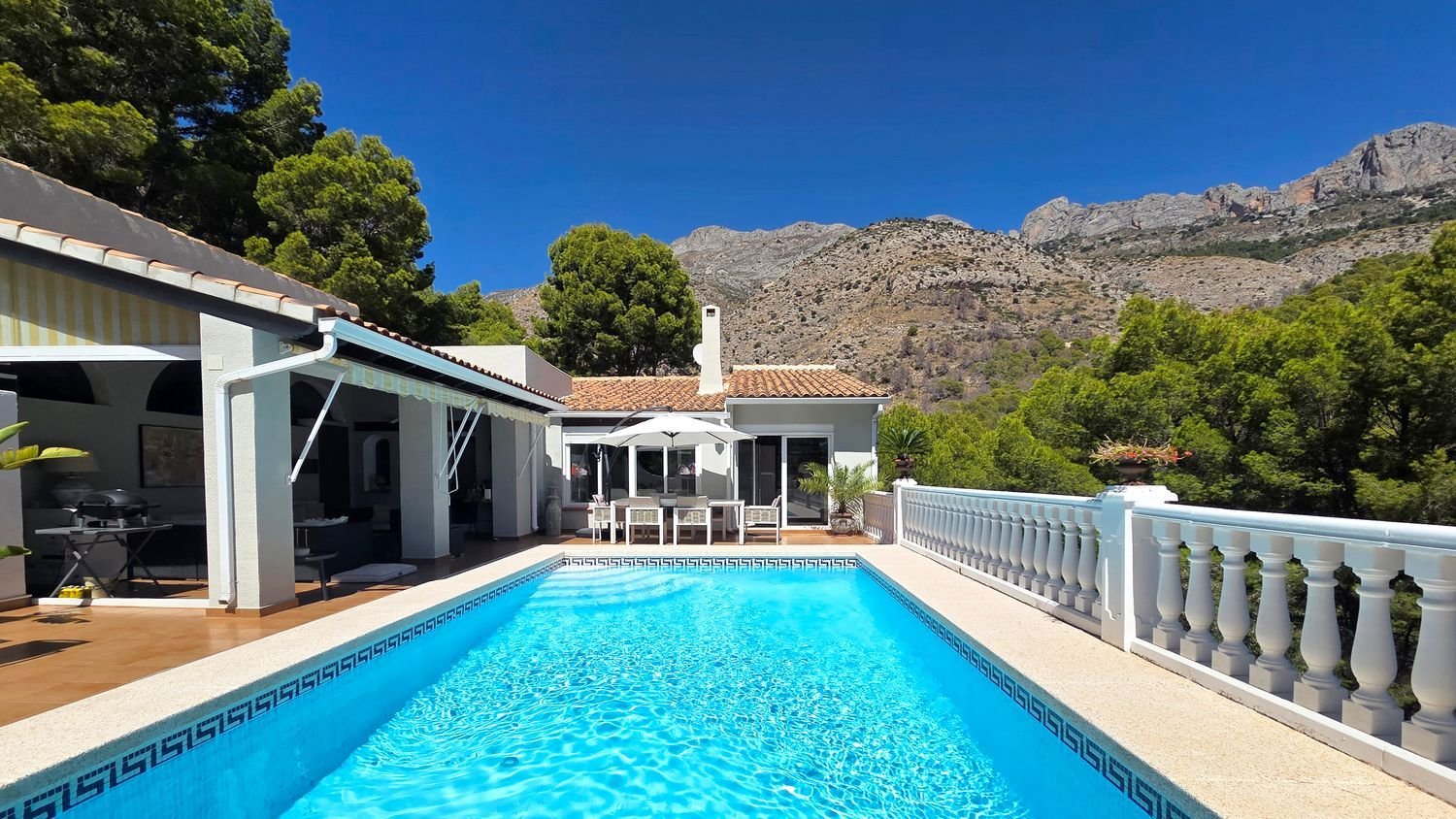 Villa de 4 dormitorios en Altea, Spain No. 230862