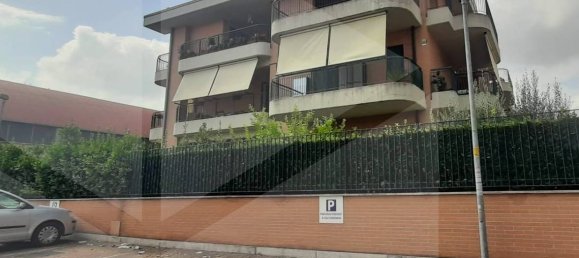 3 rooms Apartment in Rome, Italy No. 27805 2