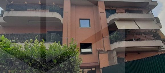 3 rooms Apartment in Rome, Italy No. 27805 3