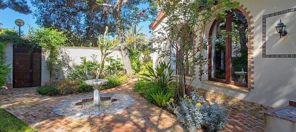 4 bedrooms Villa in Punta Prima, Spain No. 14576 7