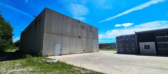 Склад 700м² в Гориция, Италия № 277525 7