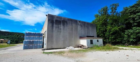 Склад 700м² в Гориция, Италия № 277525 6