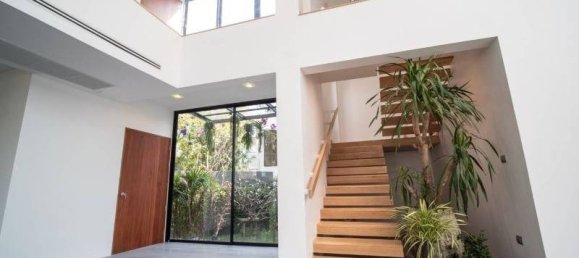 Villa de 5 dormitorios en Phra Khanong, Thailand No. 62705 6