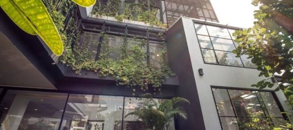 Villa de 5 dormitorios en Phra Khanong, Thailand No. 62705 2