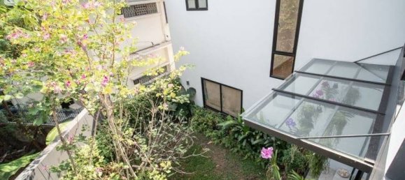 Villa de 5 dormitorios en Phra Khanong, Thailand No. 62705 18