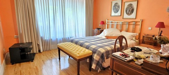 Apartamento de 4 dormitorios en Madrid, Spain No. 157900 28