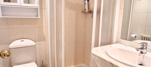 Apartamento de 4 dormitorios en Madrid, Spain No. 157900 16