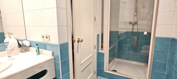 Apartamento de 4 dormitorios en Madrid, Spain No. 157900 37