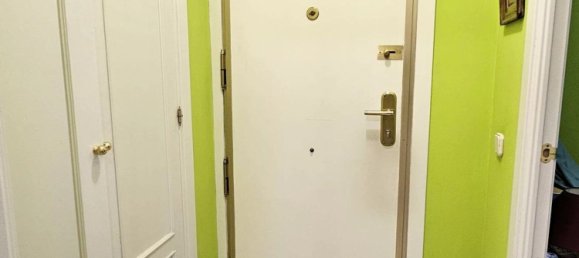 Apartamento de 4 dormitorios en Madrid, Spain No. 157900 19