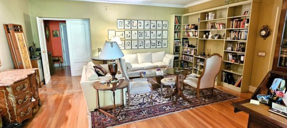 Apartamento de 4 dormitorios en Madrid, Spain No. 157900 9