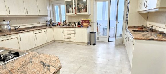 Apartamento de 4 dormitorios en Madrid, Spain No. 157900 17