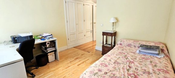 Apartamento de 4 dormitorios en Madrid, Spain No. 157900 41