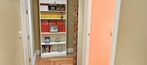 Apartamento de 4 dormitorios en Madrid, Spain No. 157900 26