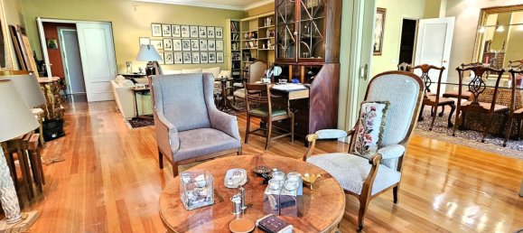 Apartamento de 4 dormitorios en Madrid, Spain No. 157900 8