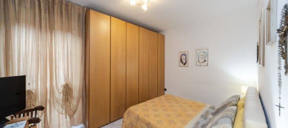 2 bedrooms Villa in Milan, Italy No. 263509 22