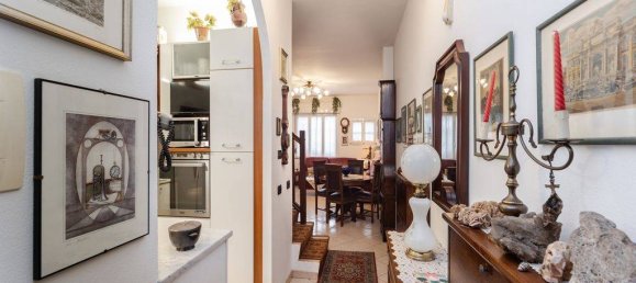 2 bedrooms Villa in Milan, Italy No. 263509 4