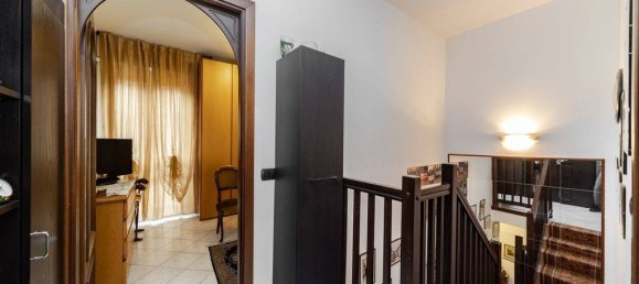 2 bedrooms Villa in Milan, Italy No. 263509 20