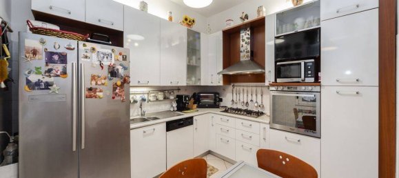 2 bedrooms Villa in Milan, Italy No. 263509 9