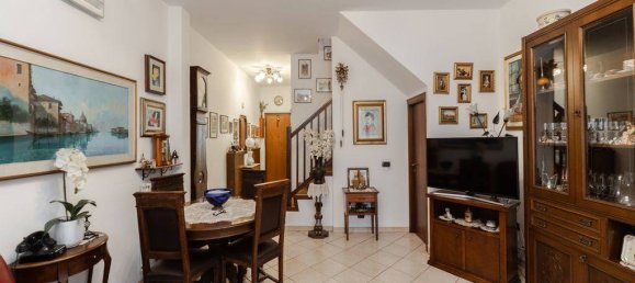 2 bedrooms Villa in Milan, Italy No. 263509 16