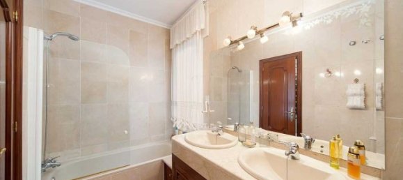 Villa de 4 dormitorios en Estepona, Spain No. 118850 11