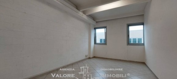 3 rooms Warehouse in Livorno, Italy No. 131094 25