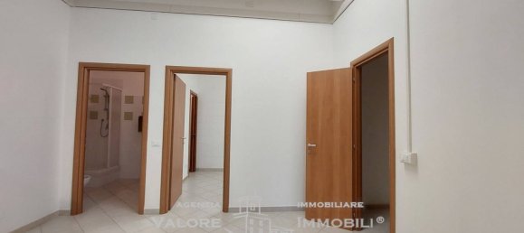 3 rooms Warehouse in Livorno, Italy No. 131094 22