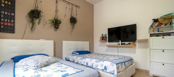 6 bedrooms House in Prato, Italy No. 315489 11