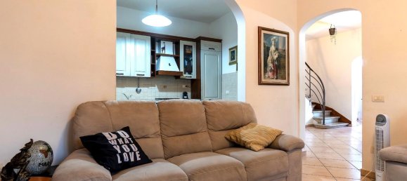 6 bedrooms House in Prato, Italy No. 315489 3