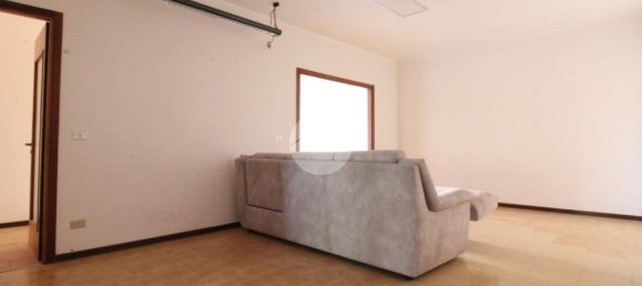 3 Schlafzimmer Wohnung in Campobasso, Italy, Nr. 131500 4