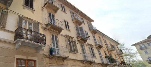 1 bedroom Apartment in Turin, Italy No. 8994 3