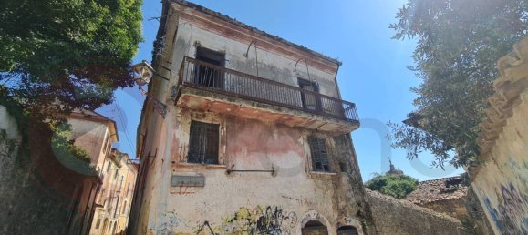 Edificio de 5 habitaciónes en Sora, Italy No. 348382 8