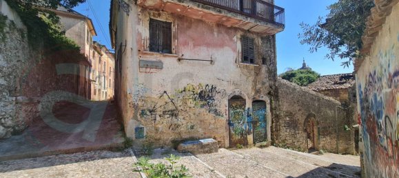 Edificio de 5 habitaciónes en Sora, Italy No. 348382 7
