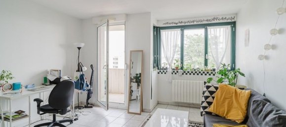 1 bedroom Apartment in Villeurbanne, France No. 290625 4