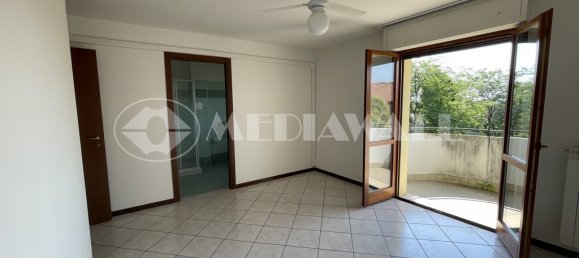 4 bedrooms Villa in Pordenone, Italy No. 98888 11