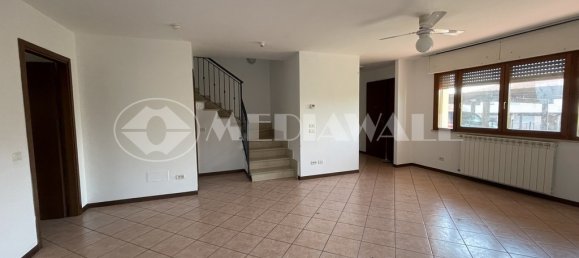 4 bedrooms Villa in Pordenone, Italy No. 98888 3