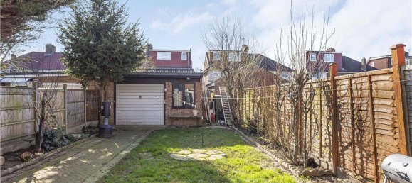 4 bedrooms House in Hounslow, United Kingdom No. 8477 12