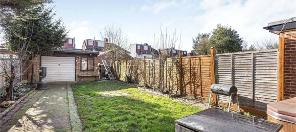 4 bedrooms House in Hounslow, United Kingdom No. 8477 13