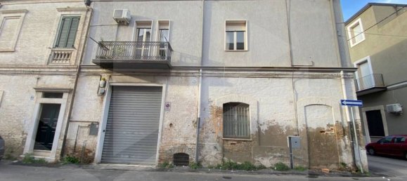 5 rooms House in San Severo, Italy No. 18934 2